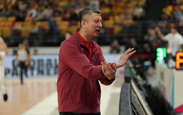 世界杯官方客户端-中国男篮全力出击!郭士强拒绝输球,赵继伟回归首秀,央视直播