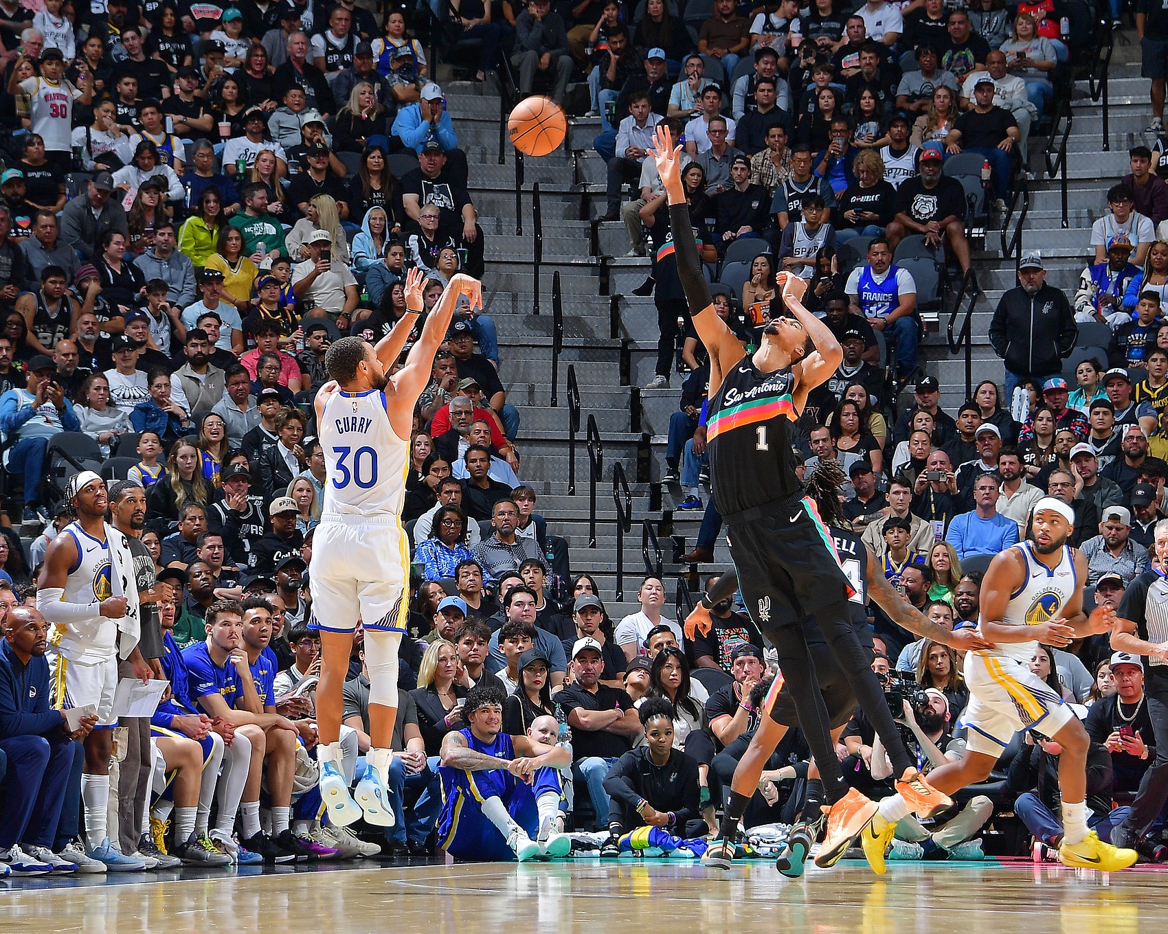 世界杯高清观看-雷吉·米勒:看文班打球是必须要有的体验 就和看乔丹&库里一样